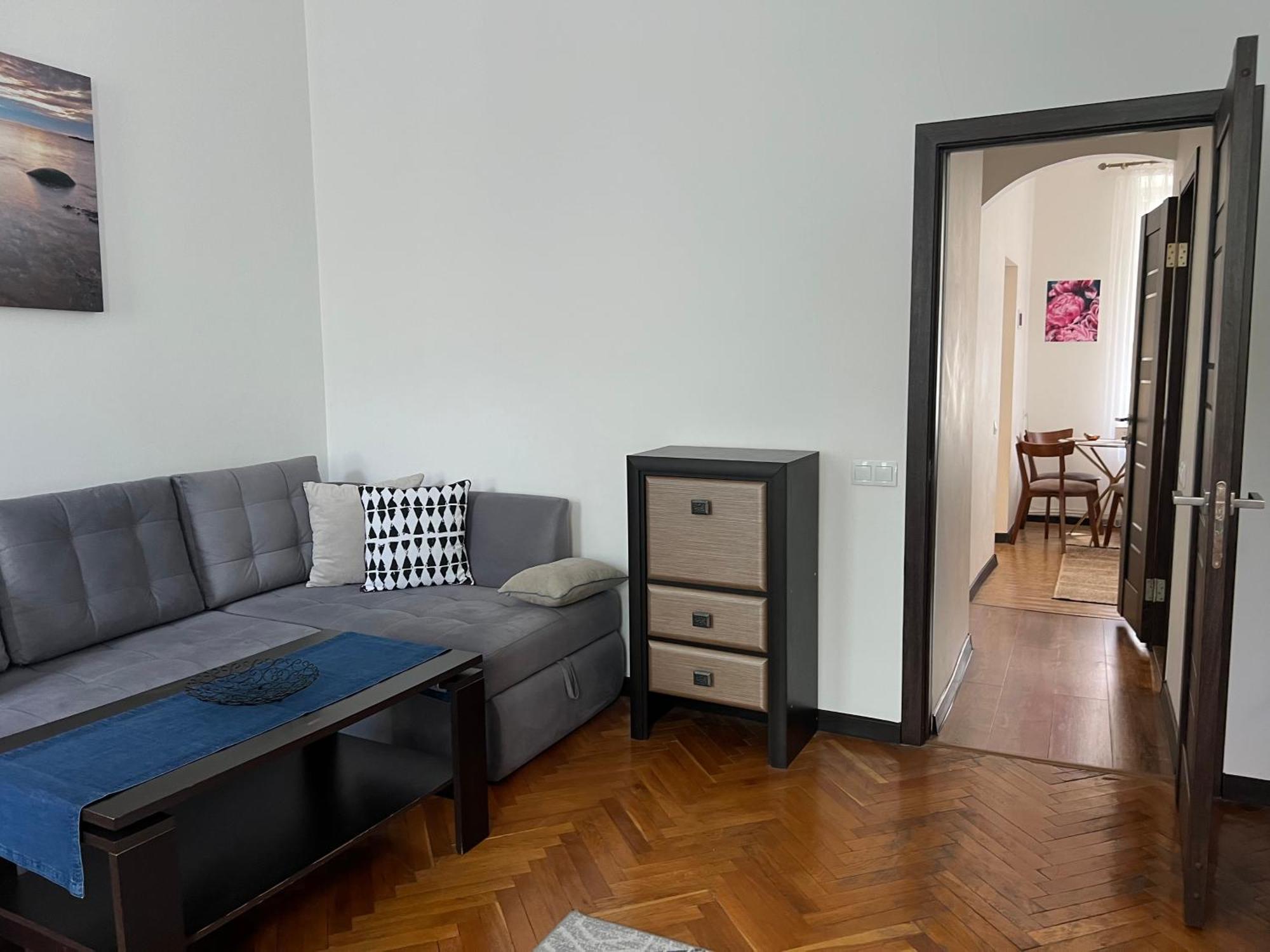 Apartment Wonderful Near The Old