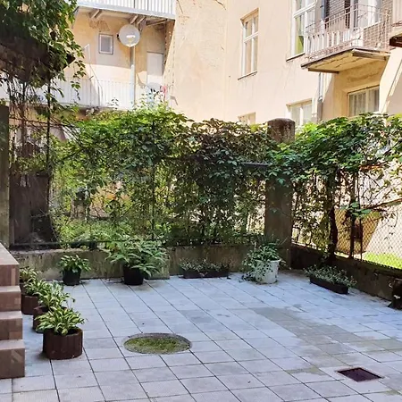Wonderful Apartment Near The Old City Lviv Exterior photo